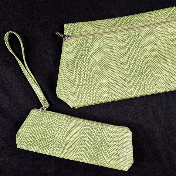 Clinique Matching Green Faux Snakeskin Cosmetic Makeup Zip Bags - Picture 1 of 4